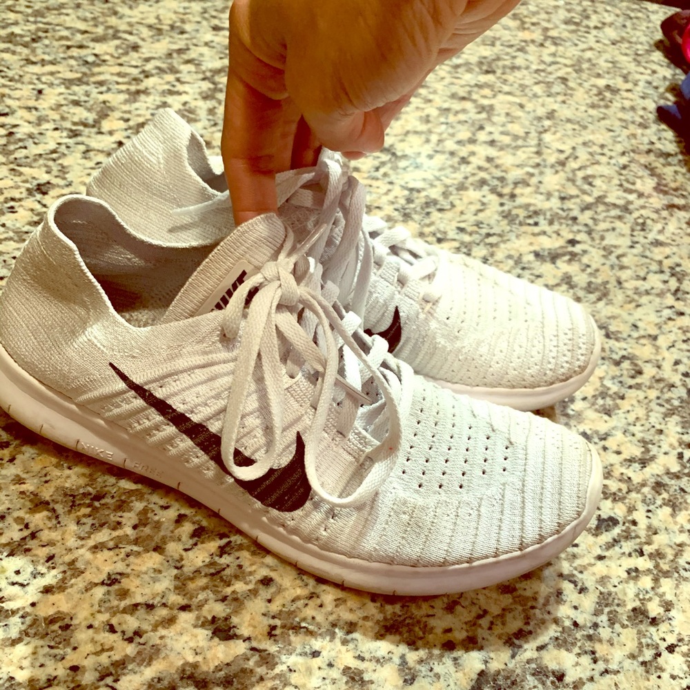 Flynit Nike Free Running Shoes